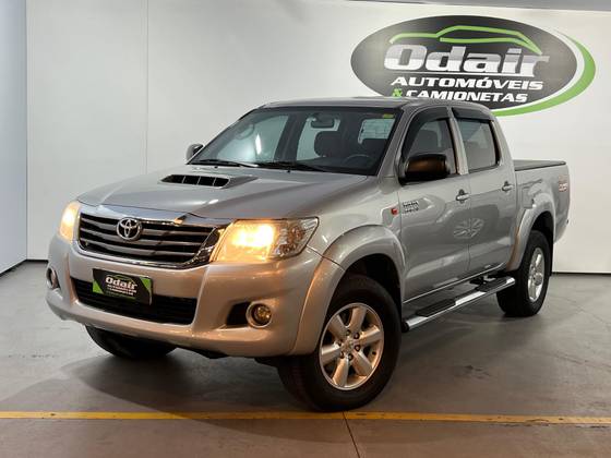 TOYOTA HILUX 3.0 SR 4X4 CD 16V TURBO INTERCOOLER DIESEL 4P AUTOMÁTICO TOYOTA HILUX 3.0 SR 4X4 CD 16V TURBO INTERCOOLER DIESEL 4P AUTOMÁTICO
